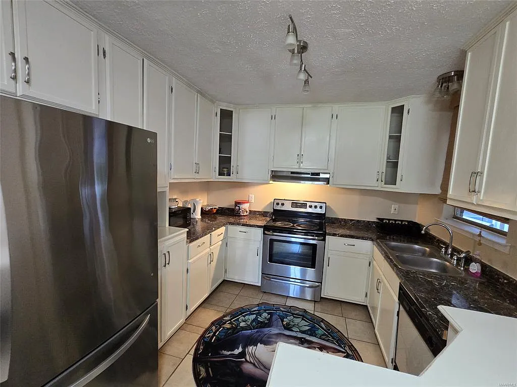 3 bed, 1562 sqft, $1,750 — Photo 3