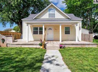 107 N Reno Ave, Haven, KS 67543