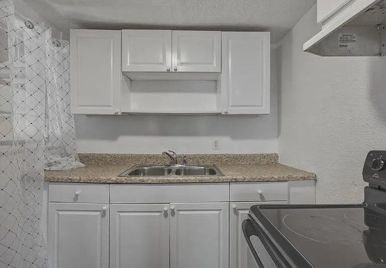 1216 W 24th St #1 — Photo 10