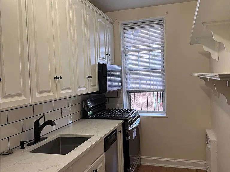 770 Bronx River Rd #A42 — Photo 2