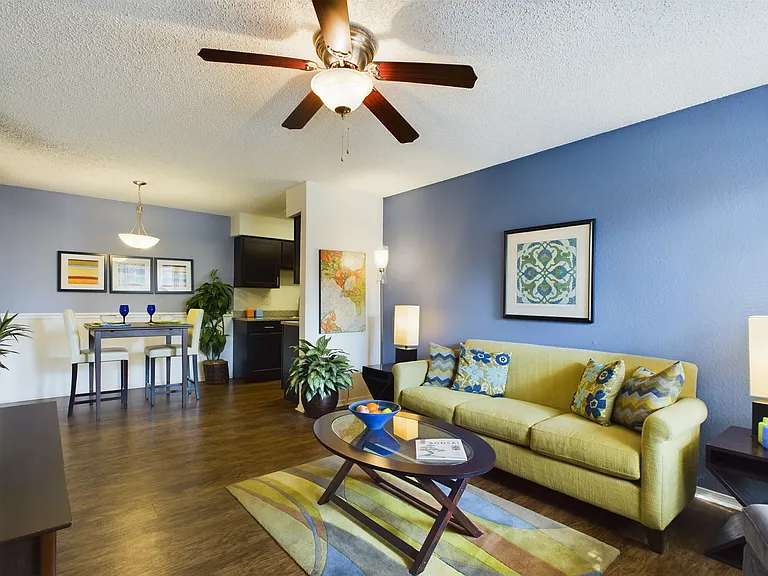 Raintree Apartments — Photo 19