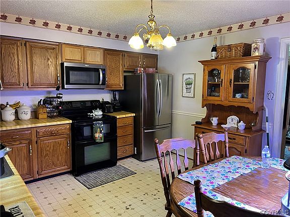 4th image of 2714 Puckett Ct N