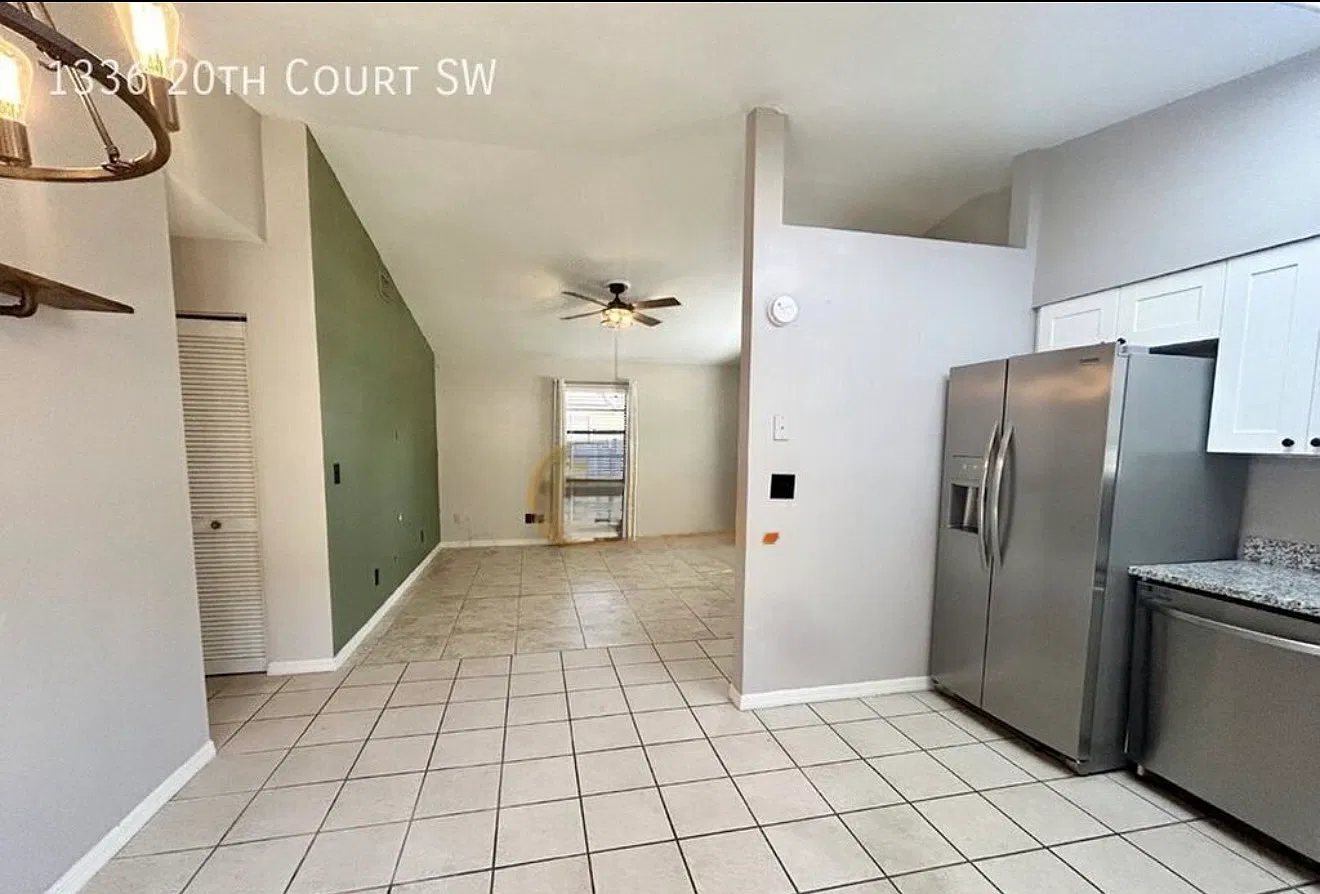 2 bed, 918 sqft, $1,850 — Photo 2