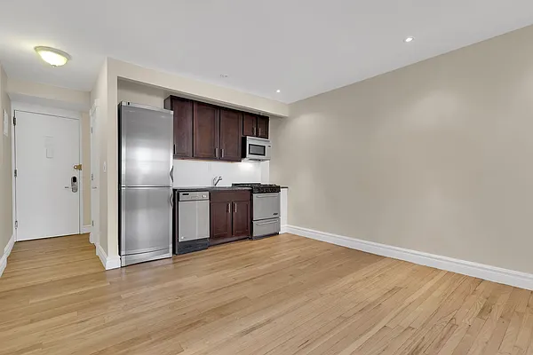 Rented by Cooper & Cooper Real Estate | media 23