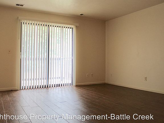 3rd image of 1317 Michigan Ave W APT 5