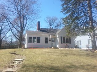 808 Roosevelt Rd, Woodstock, IL 60098