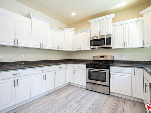 5th image of 20416 Kenwood Ave