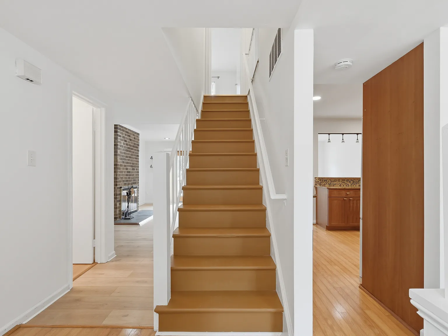 3 bed, 1786 sqft, $3,599 — Photo 3