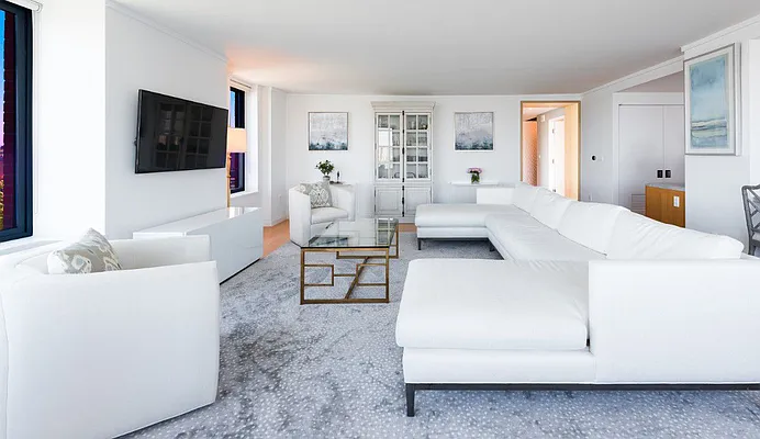 Sold by Level Group | media 3