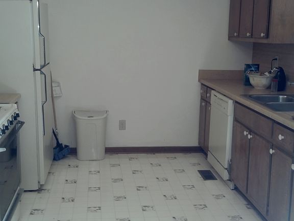 3rd image of 4041 Wylie Ln