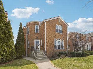 1220 N Oak Park Ave, Oak Park, IL 60302