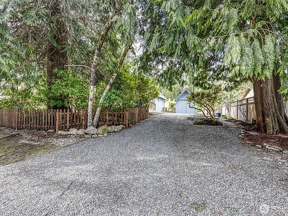 2nd image of 27525 NE Baywood Drive