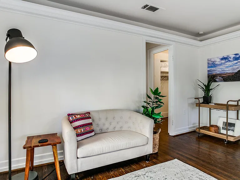600 N Montclair Ave #C — Photo 9