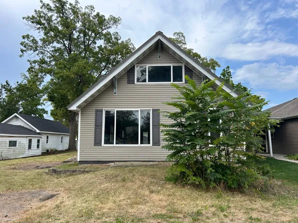 114 S 14th St, Chesterton, IN 46304