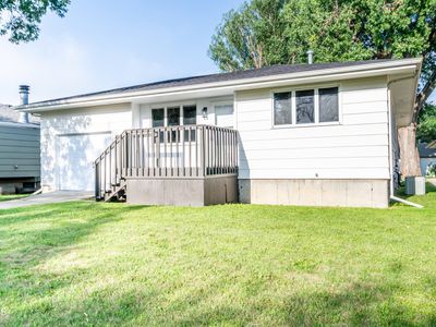 213 3rd Ave SW, Mandan, ND, 58554