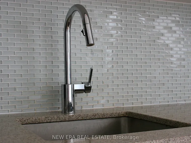 55 Speers Rd #512 — Photo 10