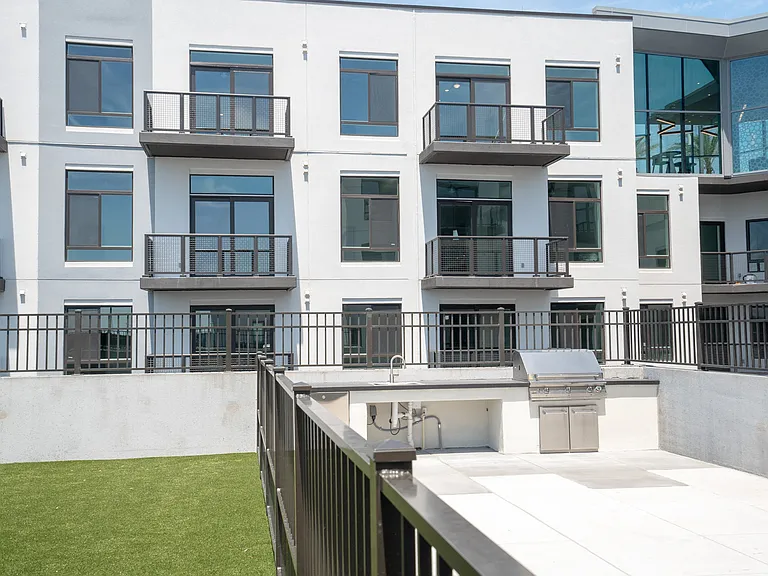 Vista Brooklyn Apartments — Photo 45