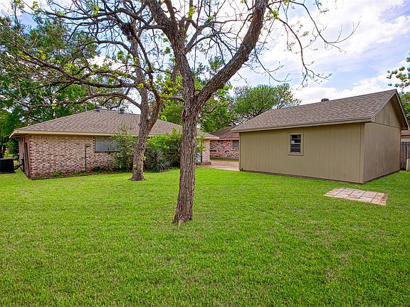 3rd image of 5742 Weeping Willow Rd