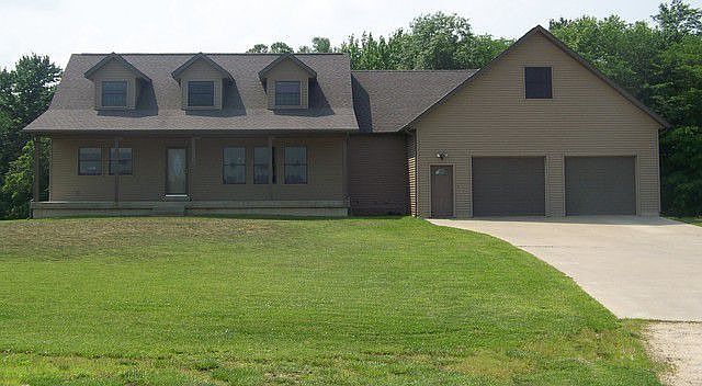 1st image of 3501 E Woods Ln