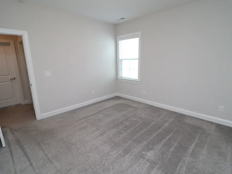 2936 Baronial St — Photo 45