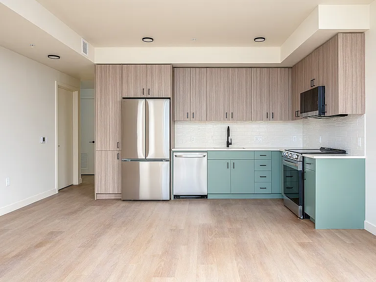 Cedarline — Photo 6