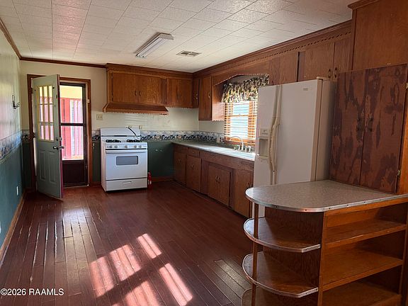 4th image of 309 Saizan Ave