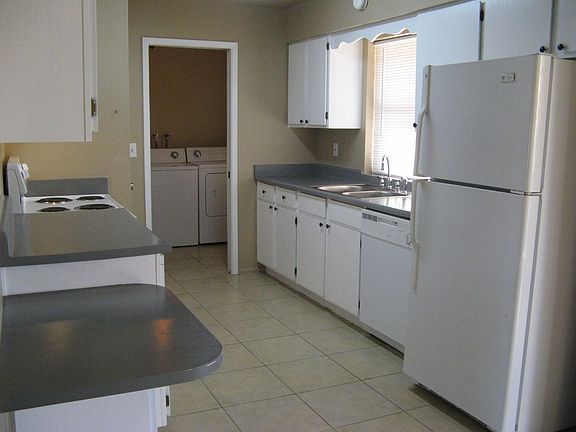 3rd image of 4519 E Florian Cir