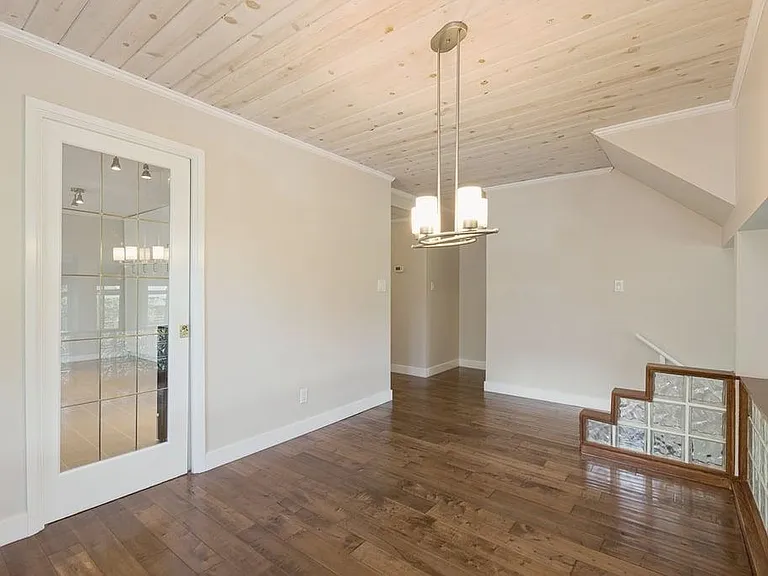 1056 Lillooet Rd — Photo 8