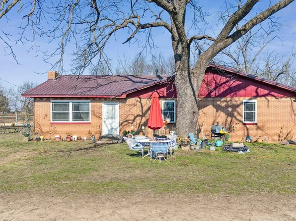 9050 N State Line Rd, Maysville, AR 72747