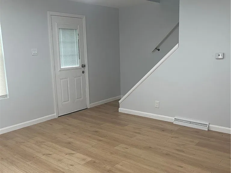 1252 Jefferson St — Photo 4