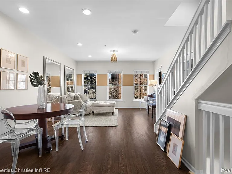 512 Graten St — Photo 14