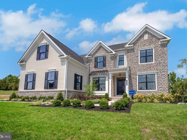 412 Stone House Cir, Collegeville, PA 19426