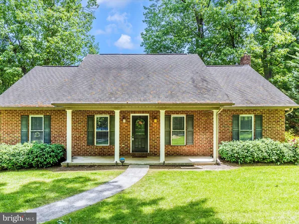 549 Tussey Dr, Chambersburg, PA 17202