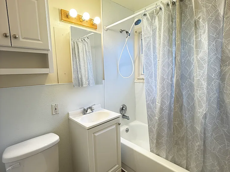 32620 Montcalm Ct — Photo 7
