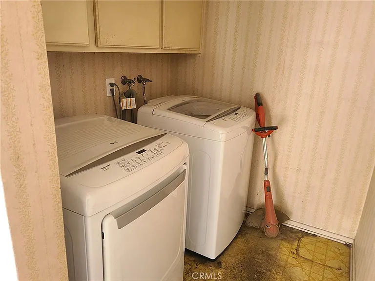 8465 Kington Way #15 — Photo 30