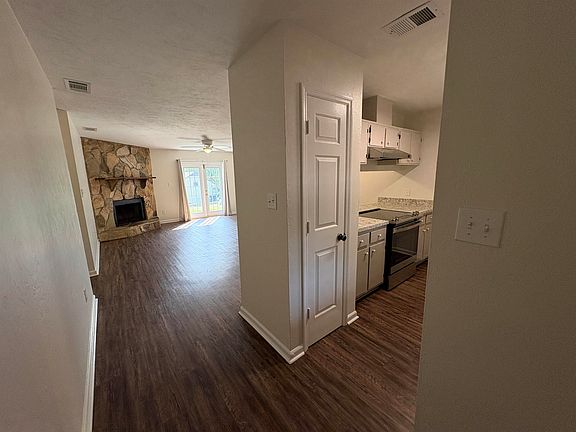 3rd image of 2063 Admiral Ct