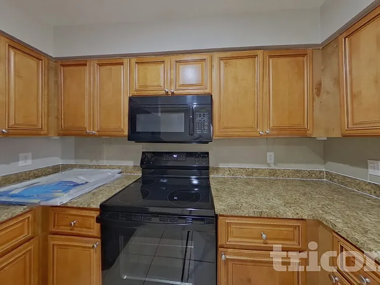 11415 Cardiff Dr — Photo 5