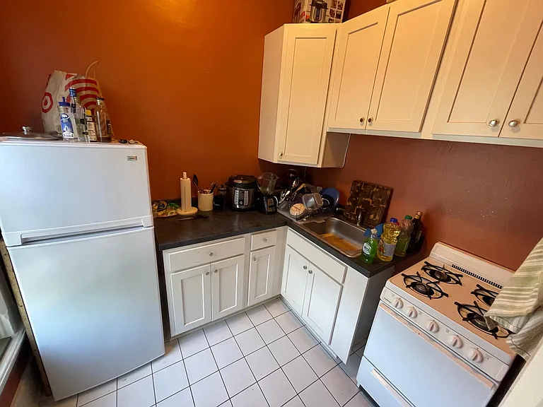136 Gibbs St #2 — Photo 7