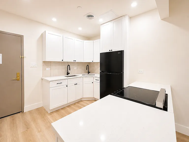 950 Bedford Ave #3B — Photo 3