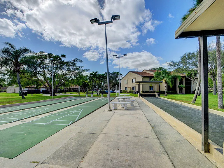 511 Shady Pine Way #D2 — Photo 39