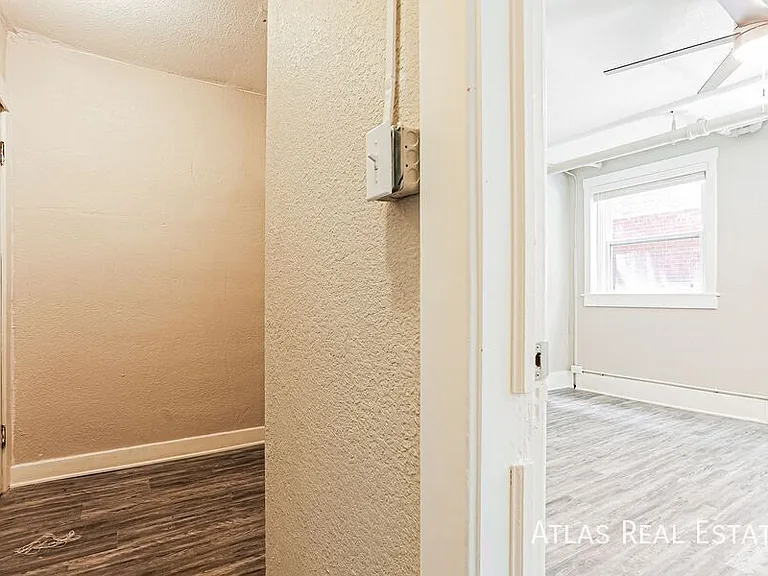 970 N Pearl St #D — Photo 10