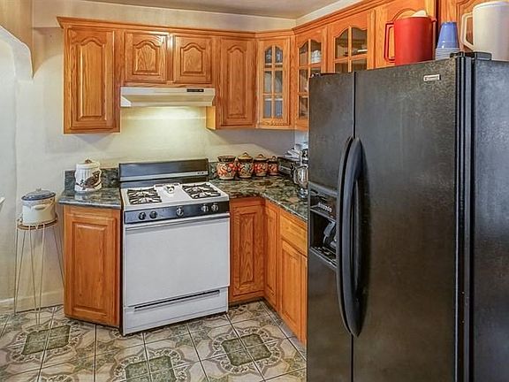 5th Kitchen 2