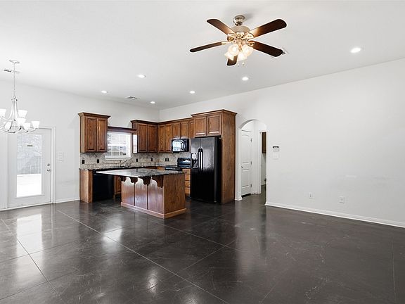 4th image of 207 Hawk Rdg