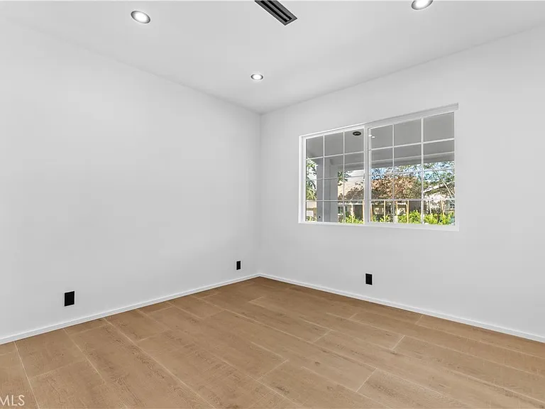 536 Hampton Rd — Photo 27