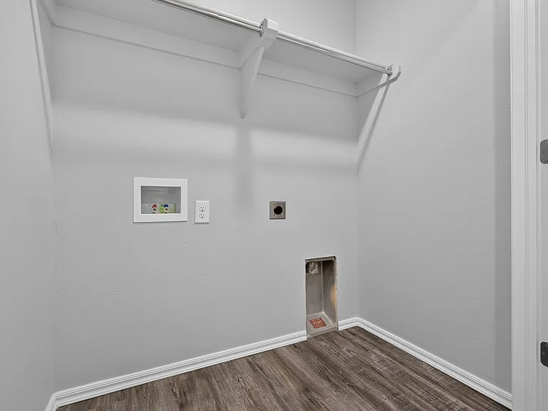 9608 Stallion Dr — Photo 16