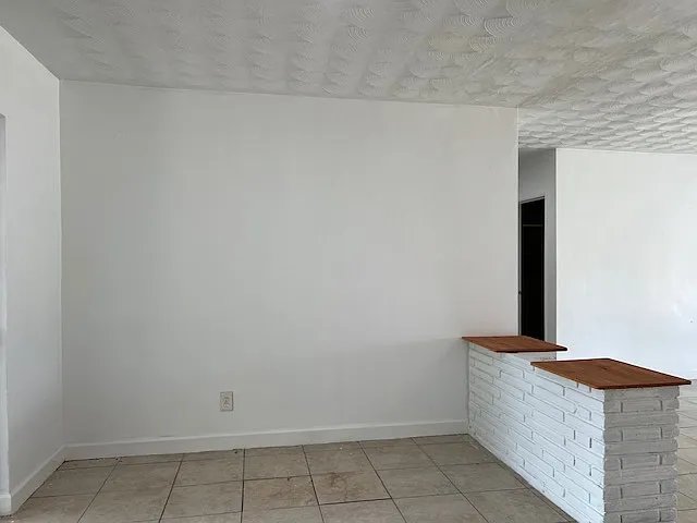 2210 N 57th Ave — Photo 24