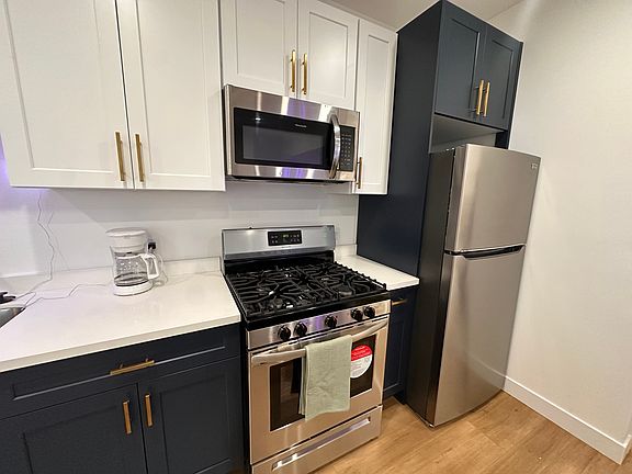 4th image of 6708 Willoughby Ave #6712