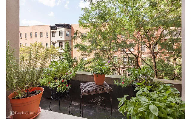 Sold by Douglas Elliman | media 19