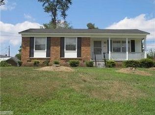 2005 New Castle Rd, Greensboro, NC 27406