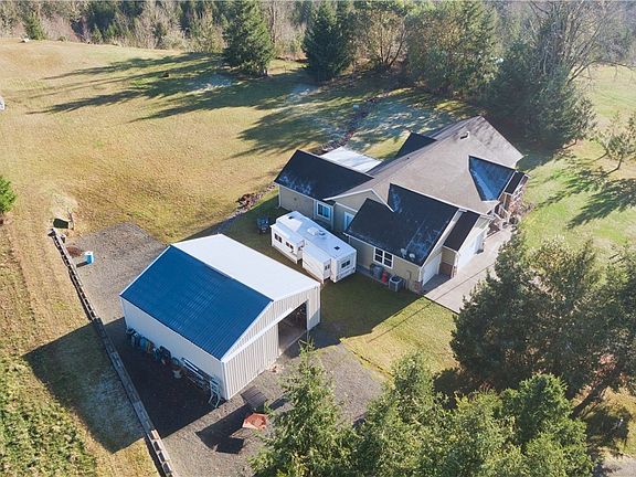 4th image of 44417 14th Ave E
